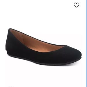 Black rounded toe flats